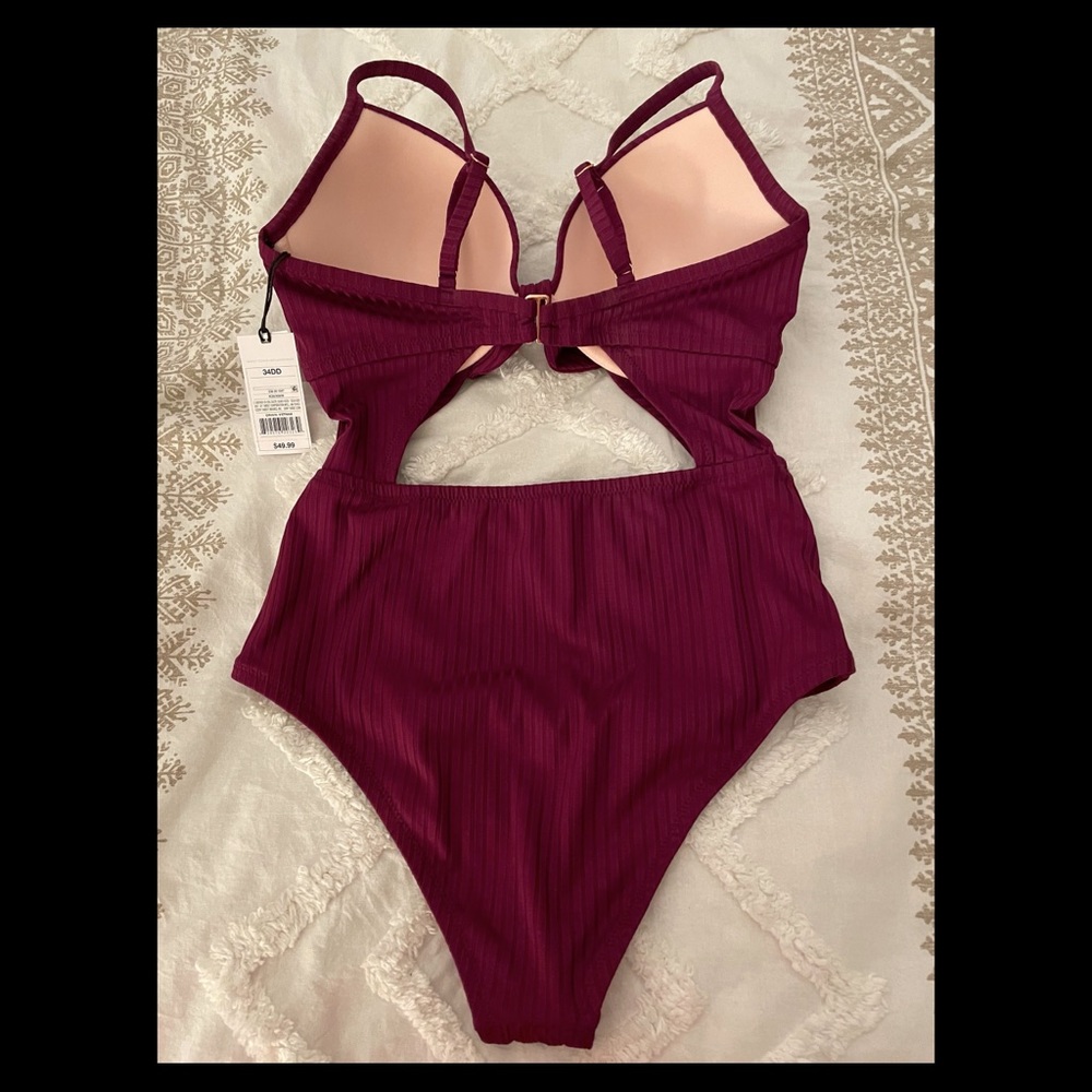 NWT Shade & Shore Cut Out One Piece Swimsuit 34DD - Picture 4 of 6